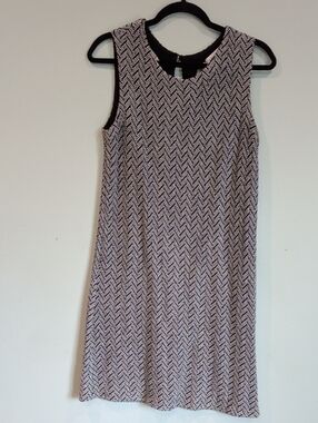 Amour Vert Black and White Chevron Shift Dress L